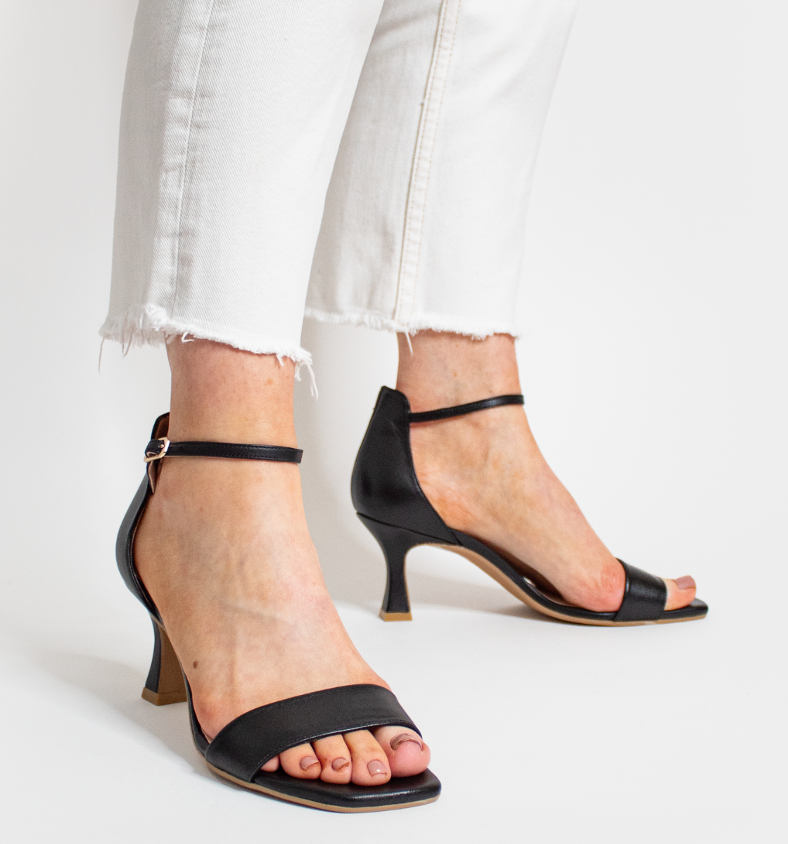 comfortable low kitten heels from Lodi