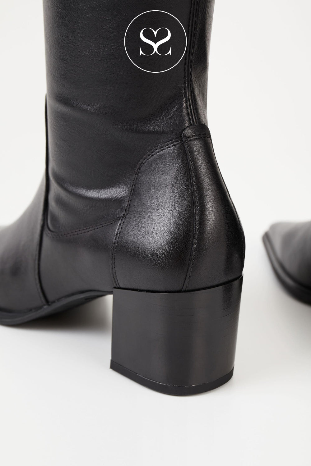 Vagabond Giselle boots - low block heel and stretch calf
