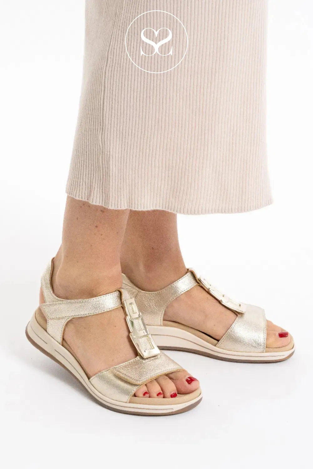 Ara gold Walking Sandals 1234804 Metallic gold finish with a sleek buckle detail adds versatile