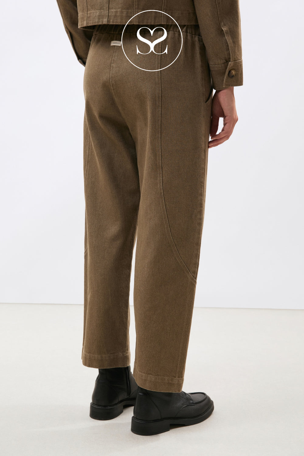 Brown Denim Carrot Fit Pants - Komori