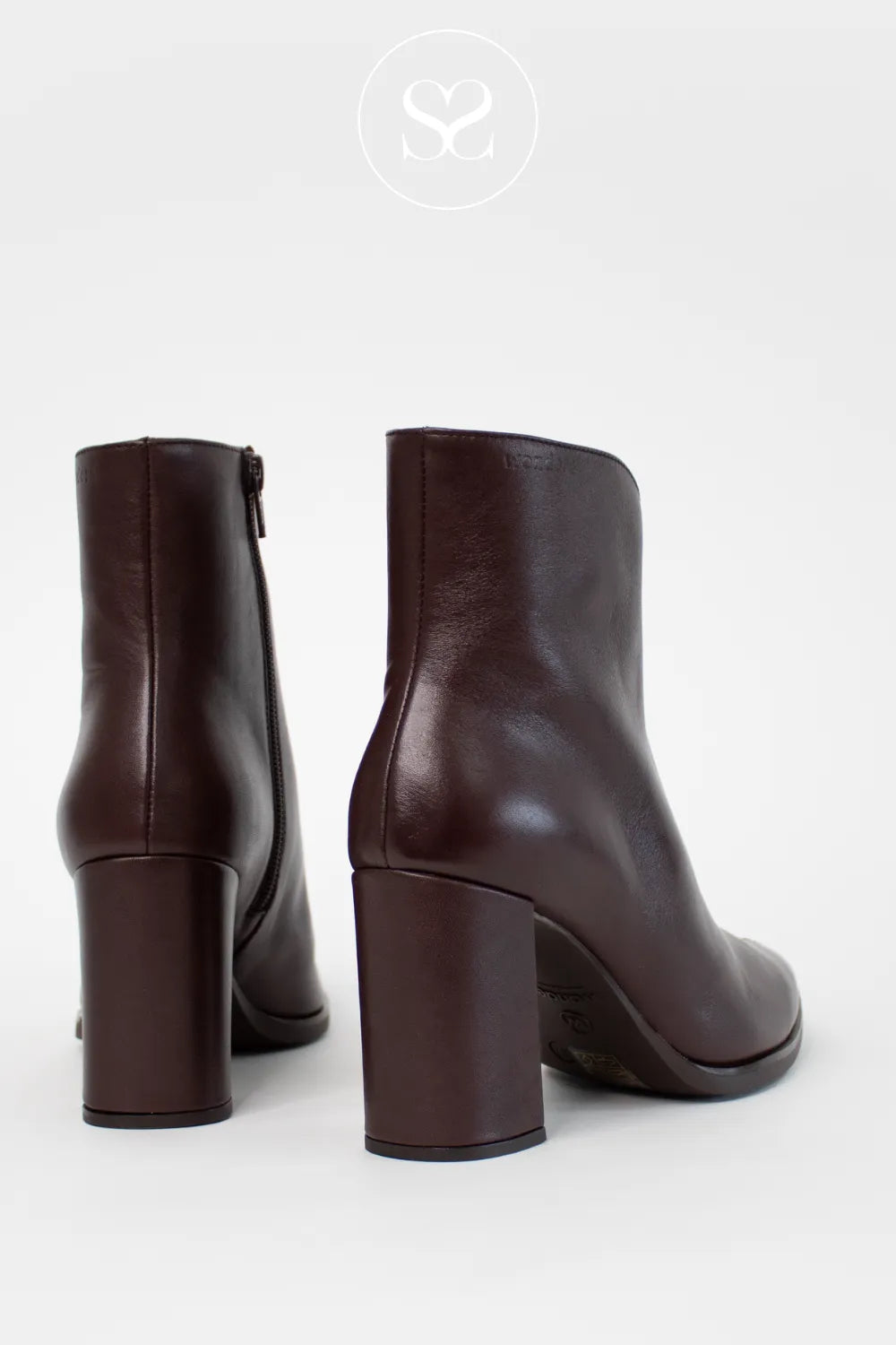 WONDERS CHOCOLATE BROWN POINTED TOE HIGH HEELED ANKLE BOOTS M-5430 WITH POINTED TOE AND INSIDE ZIP FASTENER
