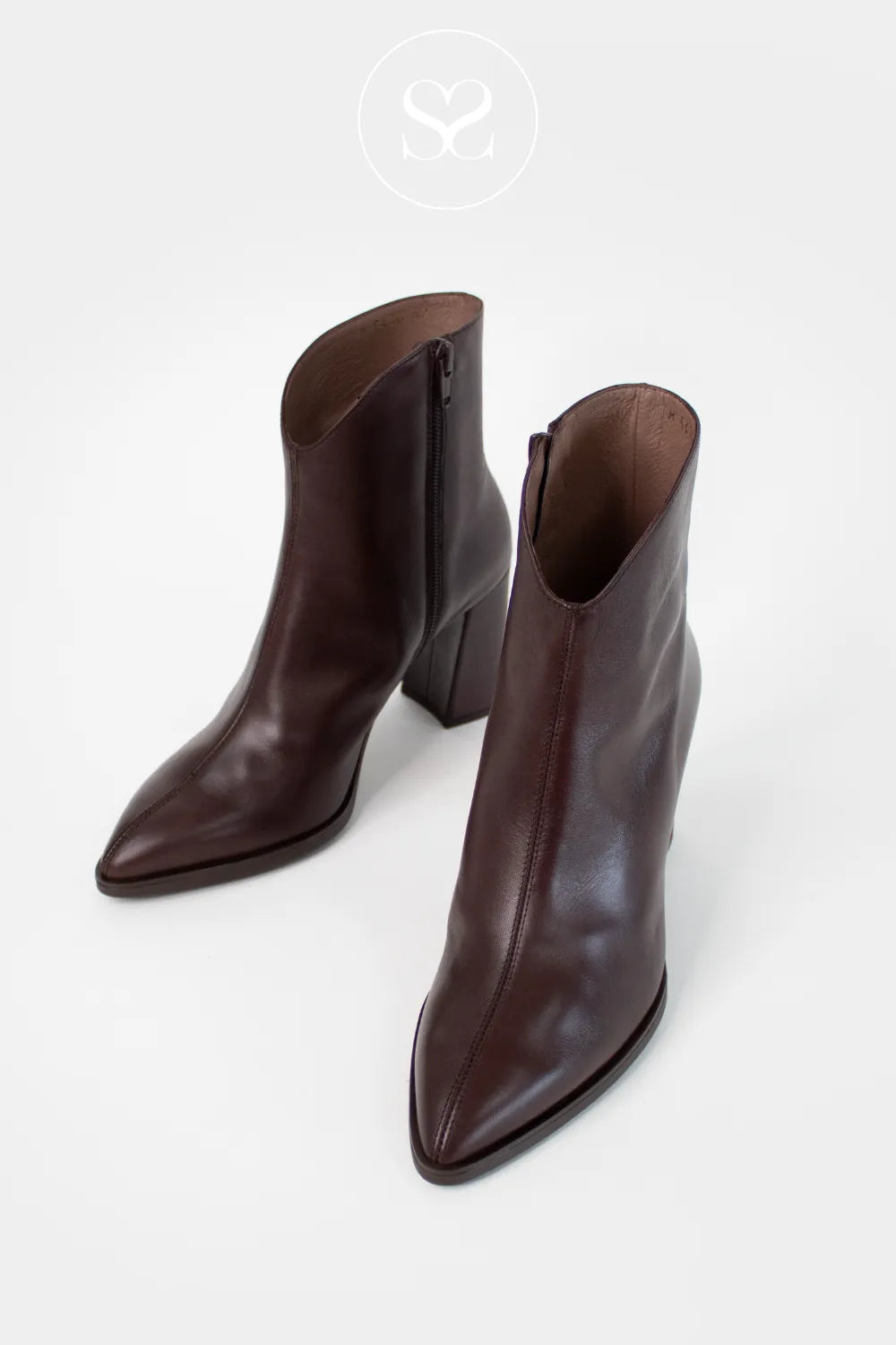 WONDERS CHOCOLATE BROWN POINTED TOE HIGH HEELED ANKLE BOOTS M-5430 WITH BLOCK HEEL AND LOW V CUT DESIGN