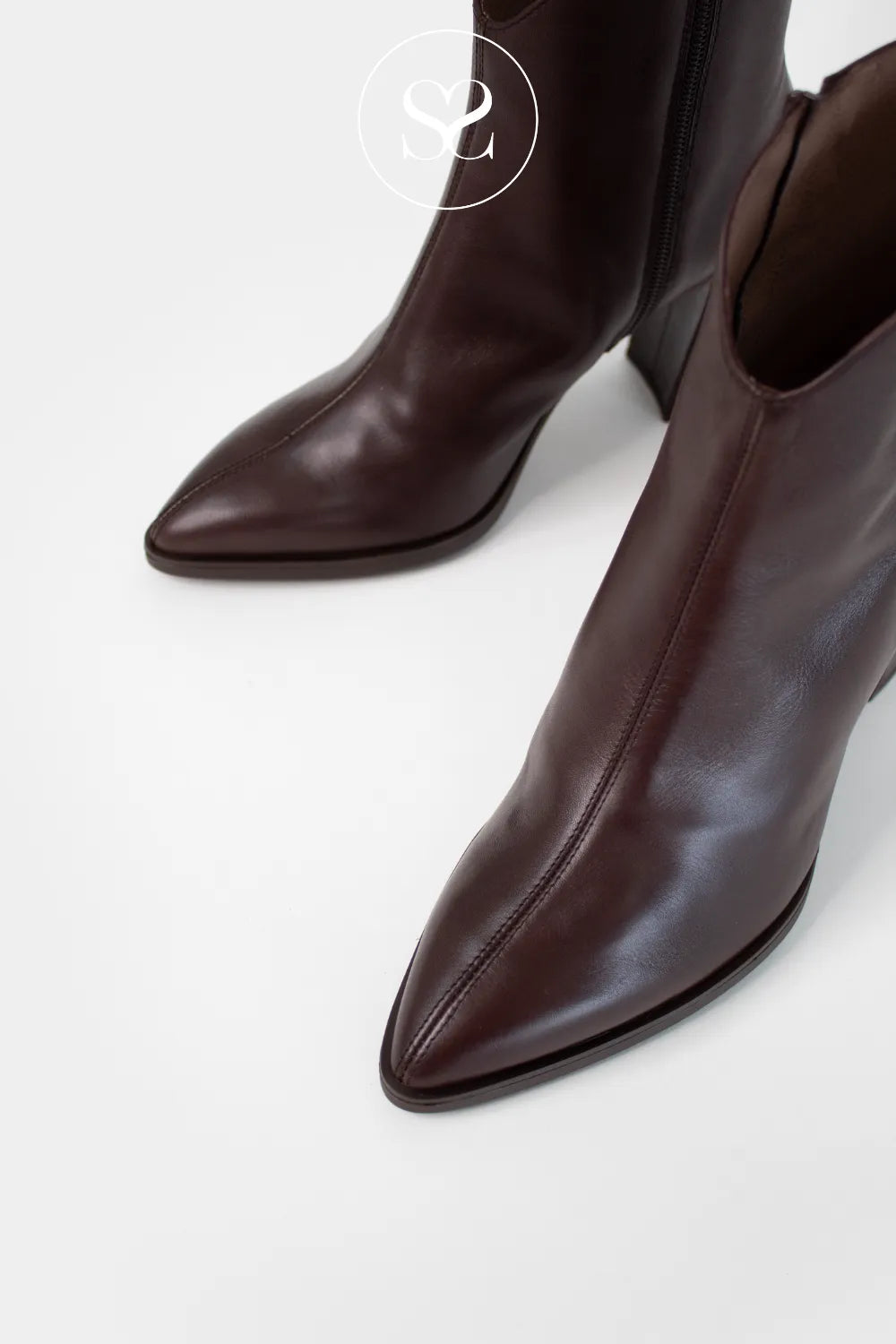 WONDERS CHOCOLATE BROWN POINTED TOE HIGH HEELED ANKLE BOOTS M-5430 WITH INSIDE ZIP FASTENER