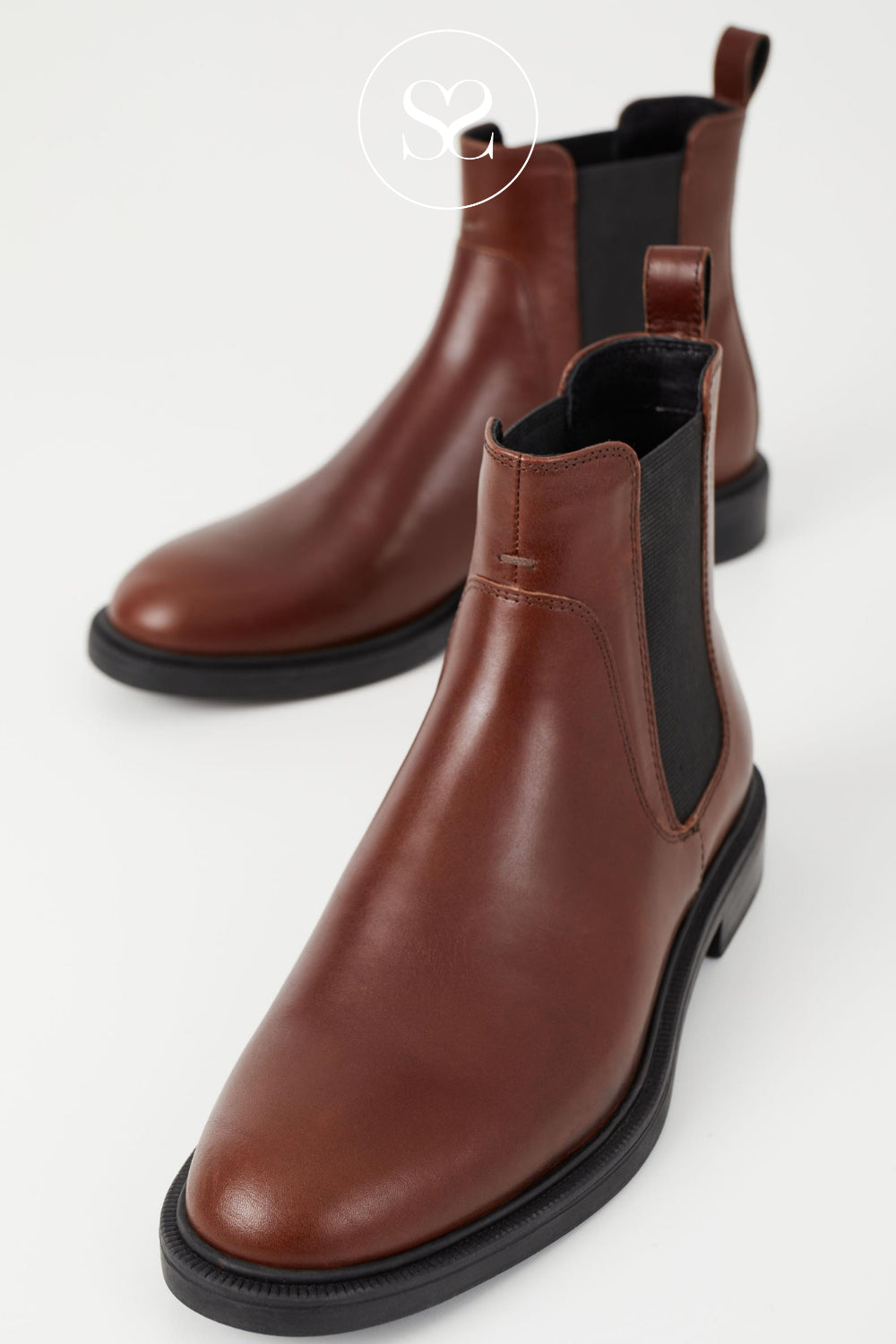 Classic brown leather Chelsea boots for women in Ireland from Vagabond Shoemakers - Amina