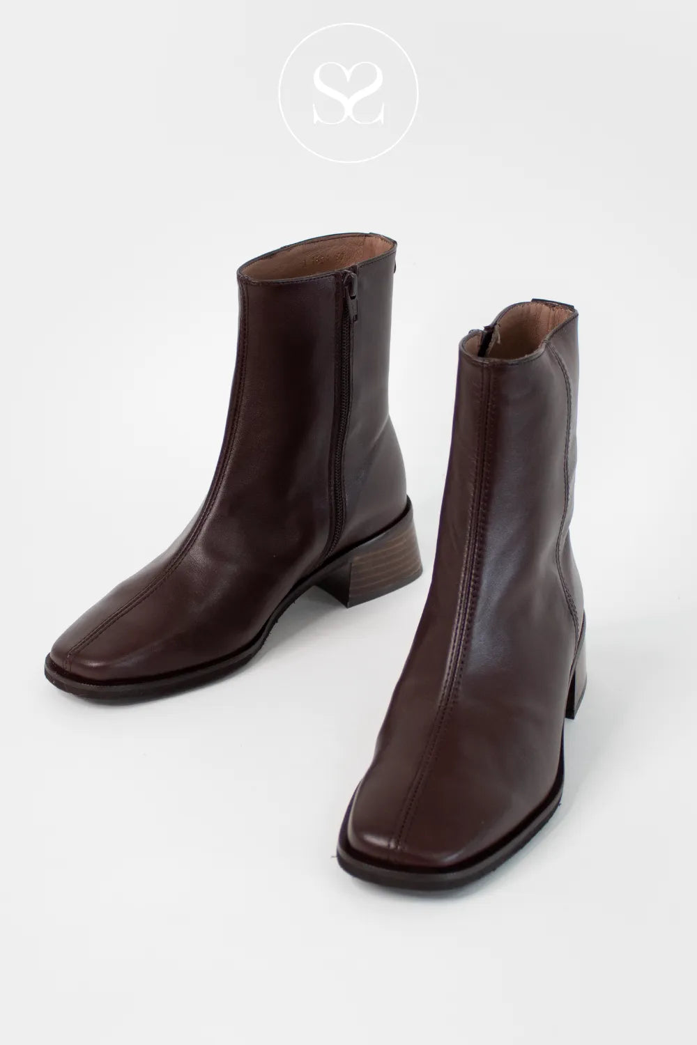 WONDERS CHOCOLATE BROWN BLOCK HEEL ANKLE BOOTS D-1601 FOR WOMEN WITH INSIDE ZIP FASTENER