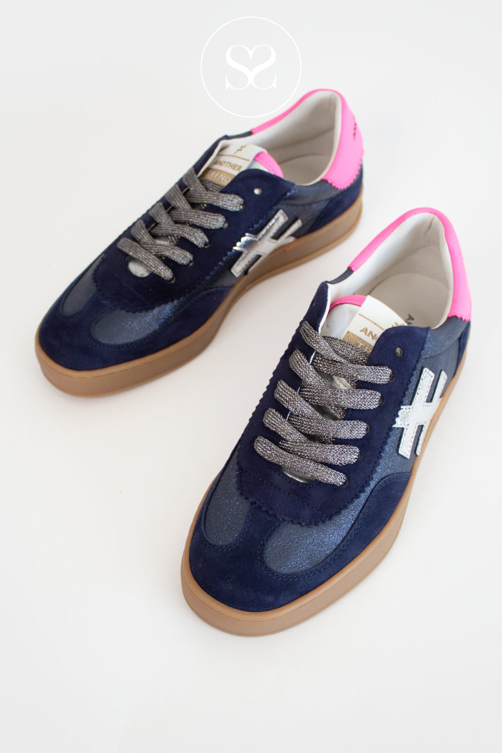 Comfortable navy trainers for ladies from Another trend
