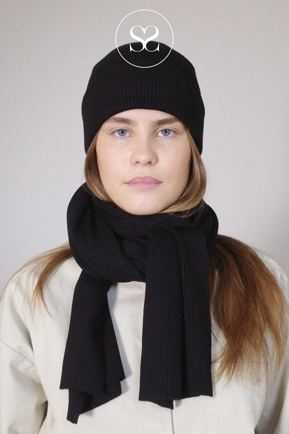 Boii Black Knitted Beanie Hat- Busse
