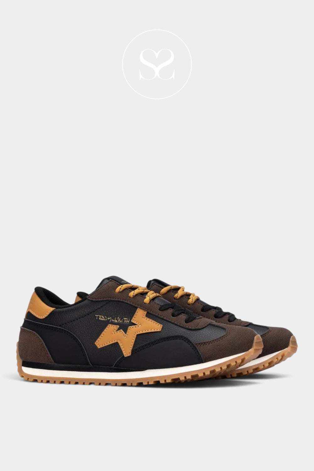 Retro trainers in black and brown.