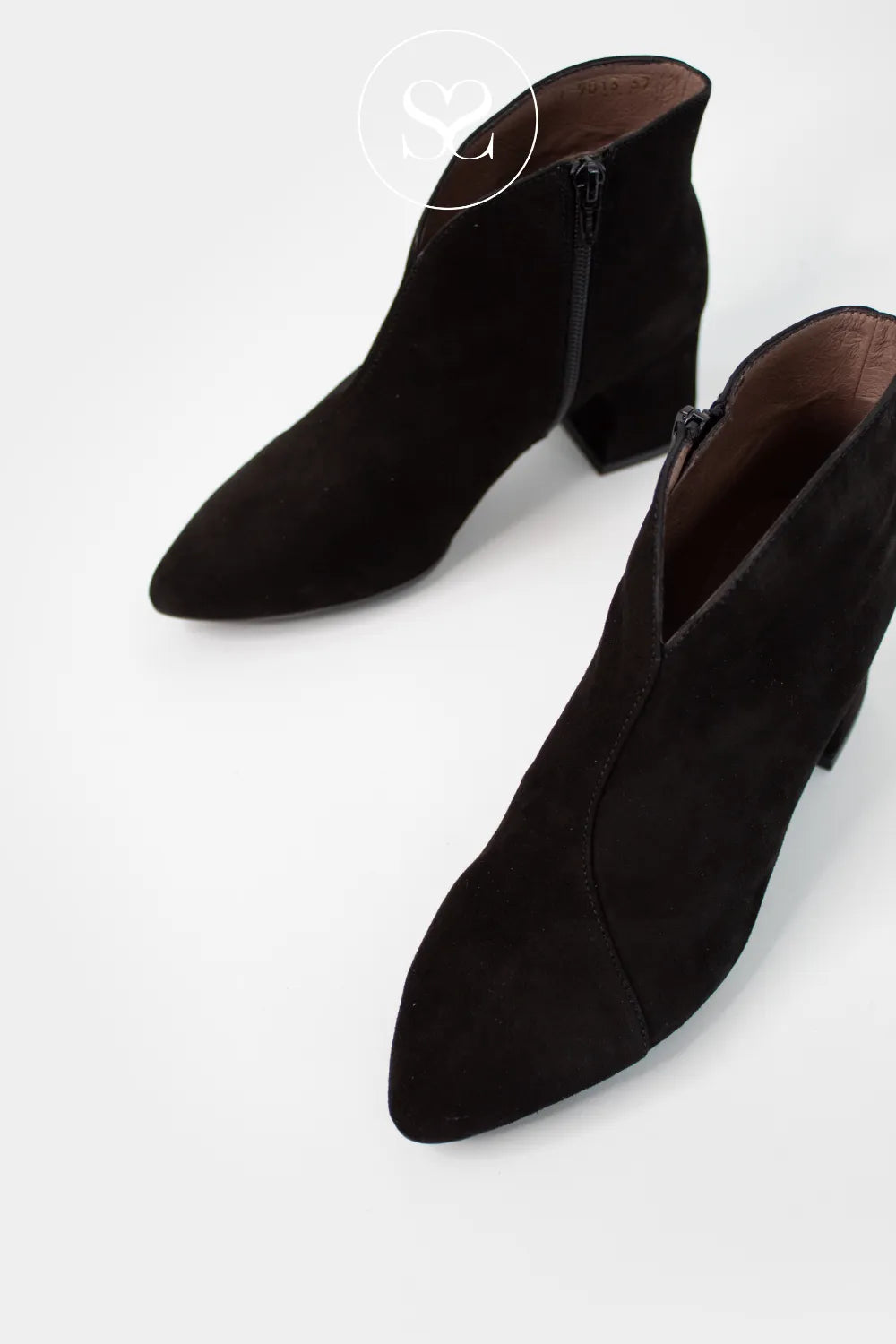 WONDERS BLACK SUEDE POINTED TOE WESTERN STYLE ANKLE BOOTS D-2001 WITH V CUT DESIGN IN FRONT AND INSIDE ZIP FASTENER