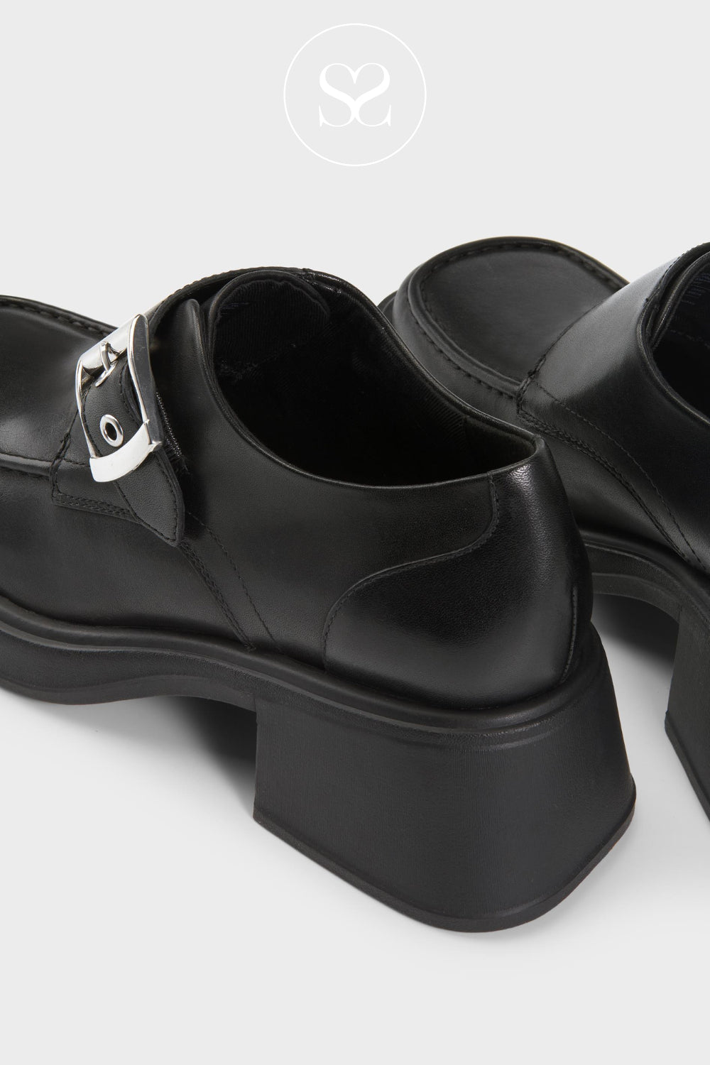 chunky everyday black leather shoes for women with silver buckle and thick rubber sole - Vagabond Shoemakers style : Dorah