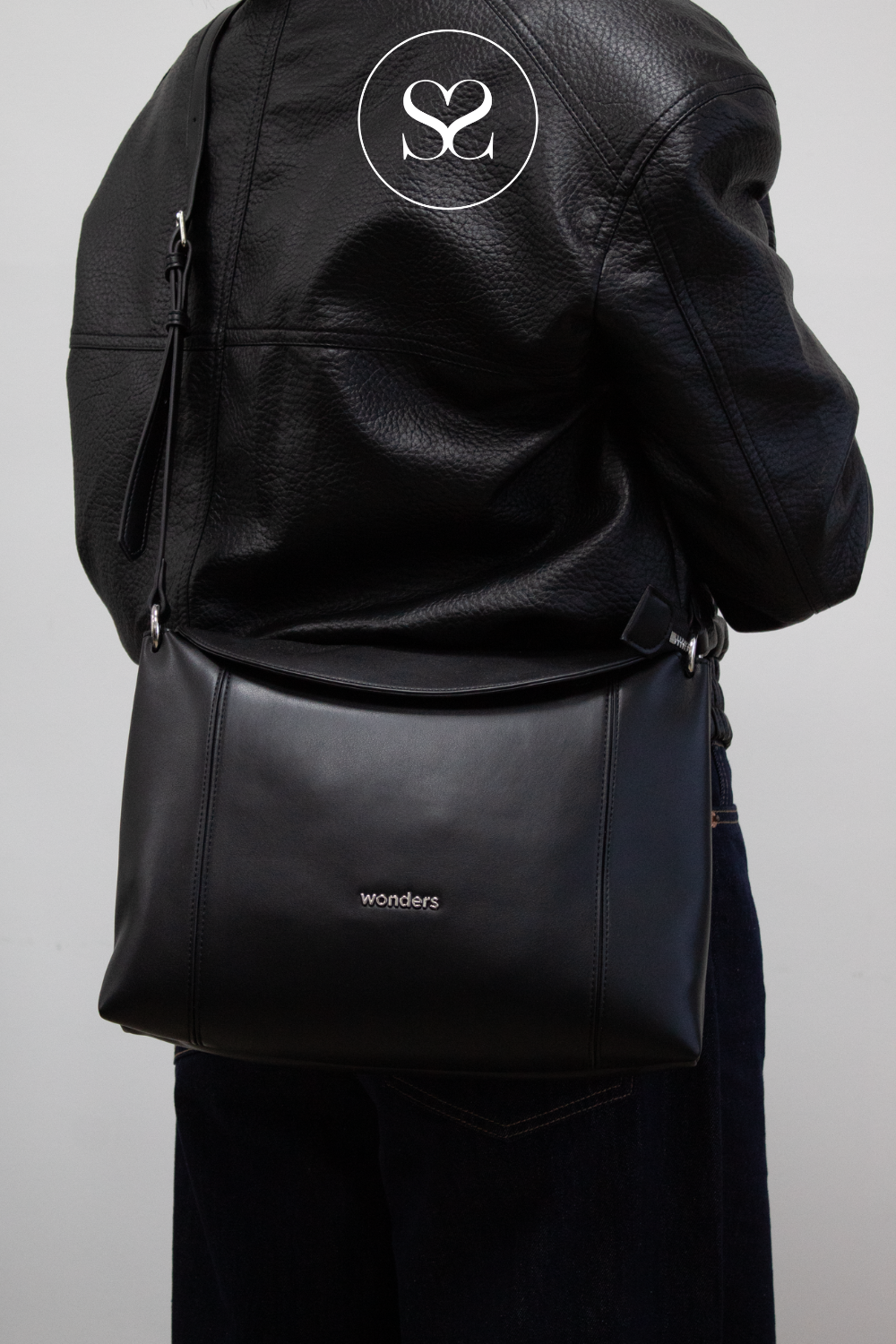 Wonders Black Leather Cross-Body Bag WB-56008