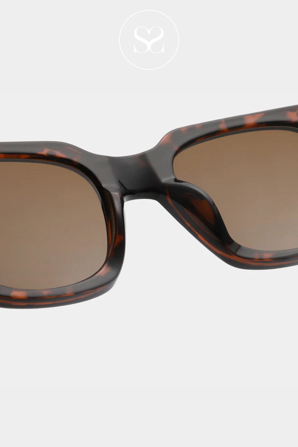 A.KJAERBEDE Demi Tortoise Sunglasses - Nancy