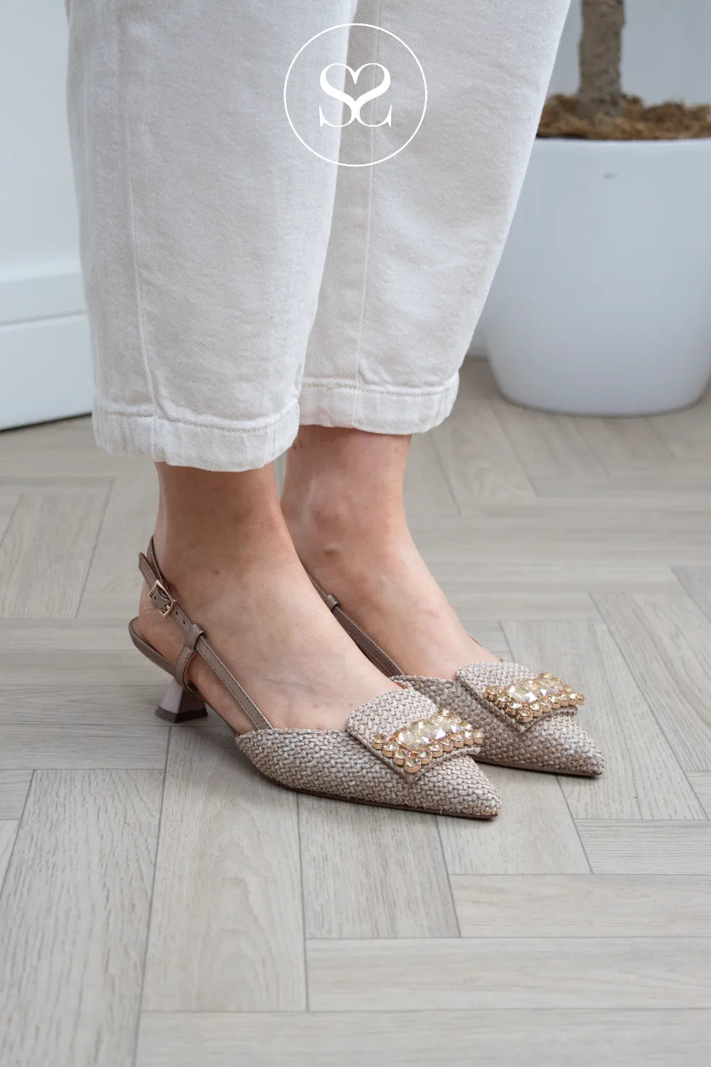 Lodi Gold Woven Kitten Heel Shoes - A-Casiopea