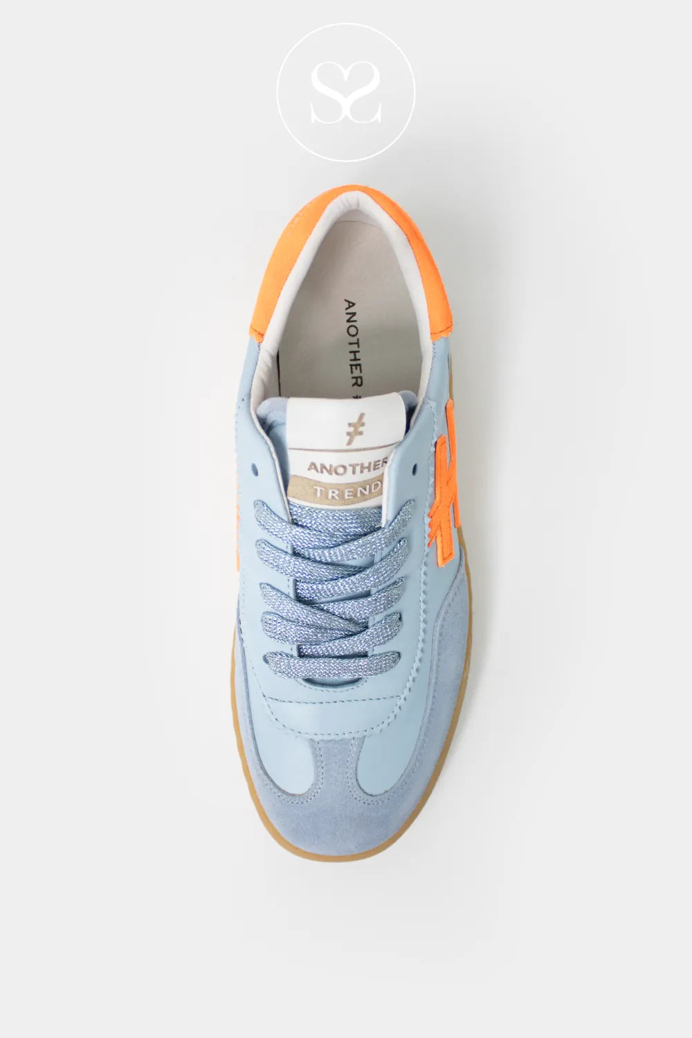 Another Trend Blue Trainers - A032-0429 made from soft leather for all-day comfort and trendy blue laces