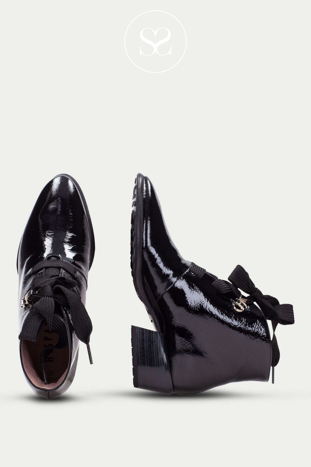 HISPANITAS BLACK POINTED TOE ANKLE BOOTS WITH THICK LACES AND A BLOCK HEEL PHI254255
