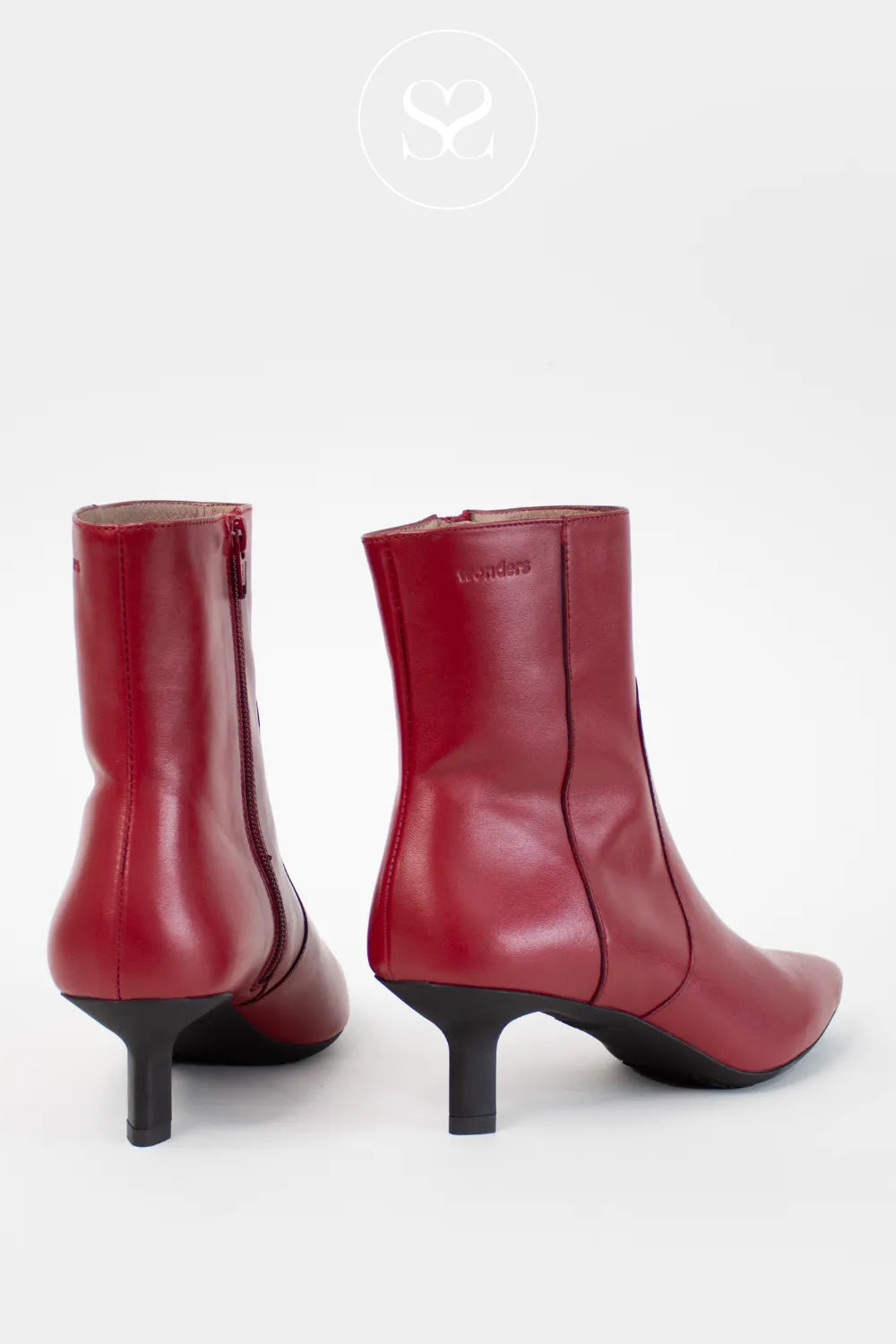 WONDERS RED POINTED TOE KITTEN HEEL ANKLE BOOTS G-7111 WITH SIGNATURE SUBTLE 'WONDERS' LOGO