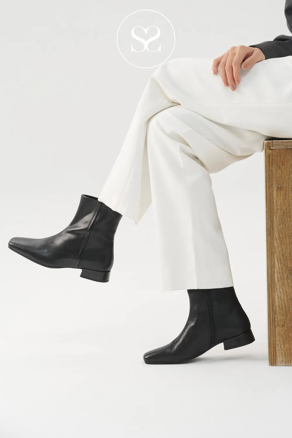 Vagabond Black Block Heel Ankle Boots - Mona 5955-001