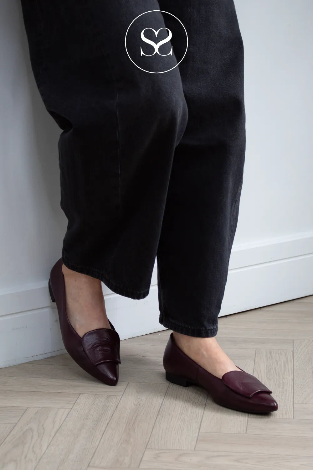 Paul Green Wine Red Leather Pointed Toe Pumps - 3792