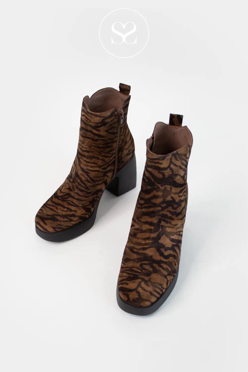 WONDERS TAN/BLACK ZEBRA PRINT PLATFORM BLOCK HEEL ANKLE BOOTS H-4981 WITH INSIDE ZIP FOR CLOSURE