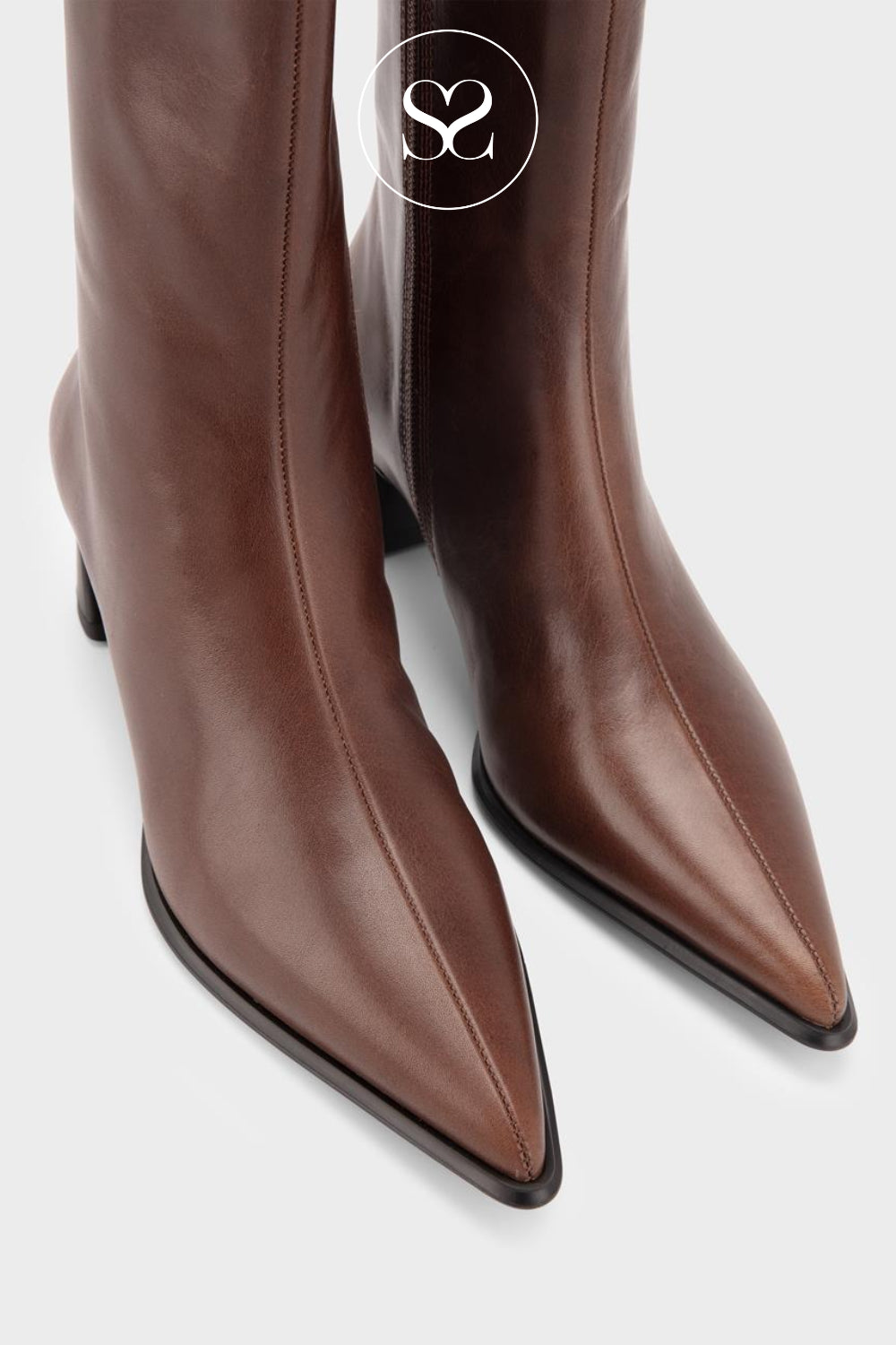 Vagabond Chestnut Brown Ankle Boots with a narrow pointed toe