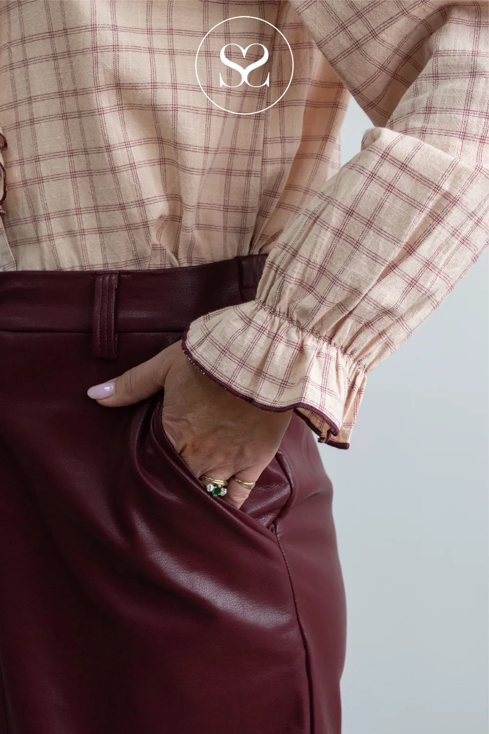 Burgundy and Peach Ruffled Collar Shirt - Q3339