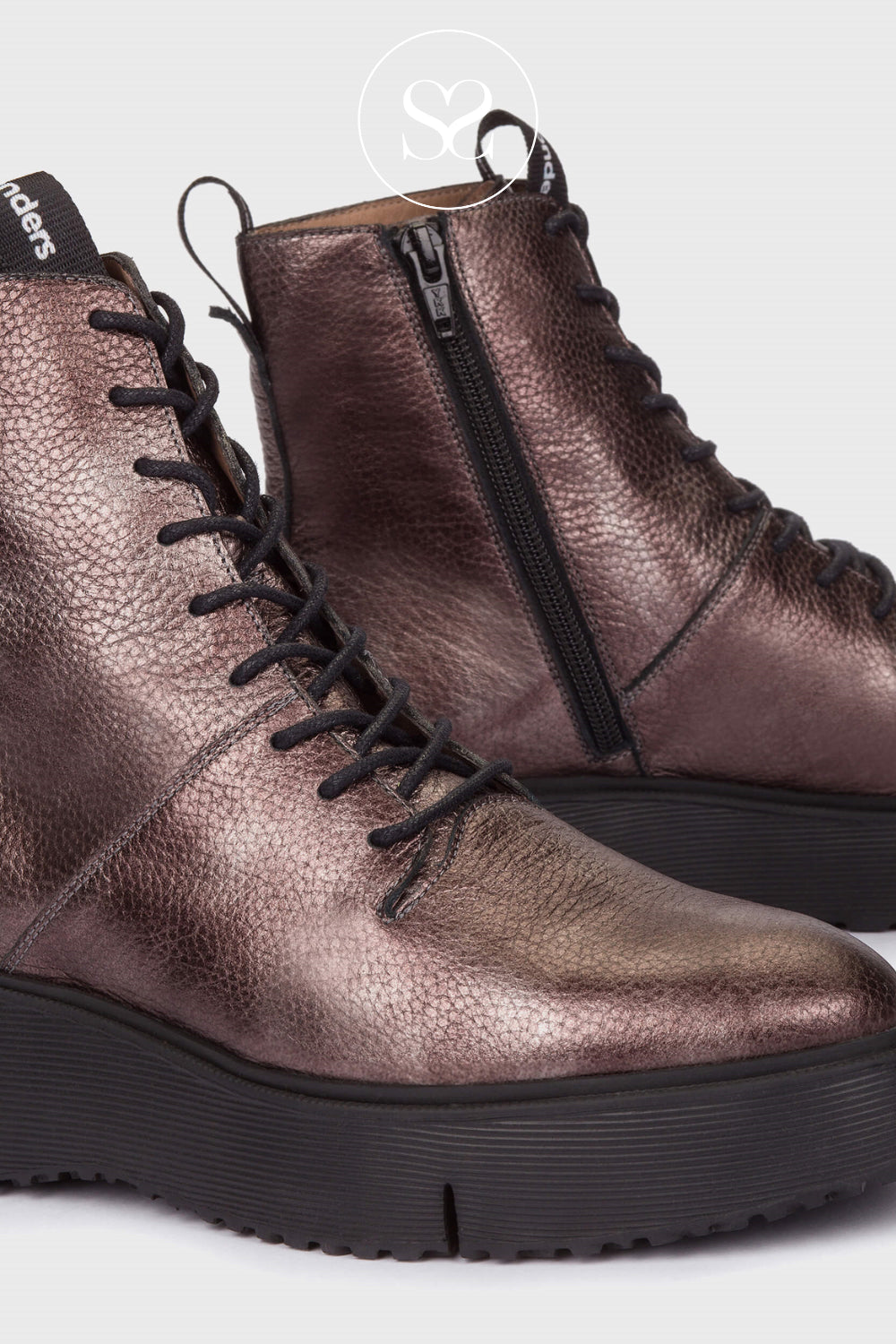 Bronze metallic boots for women from Wonders shoes