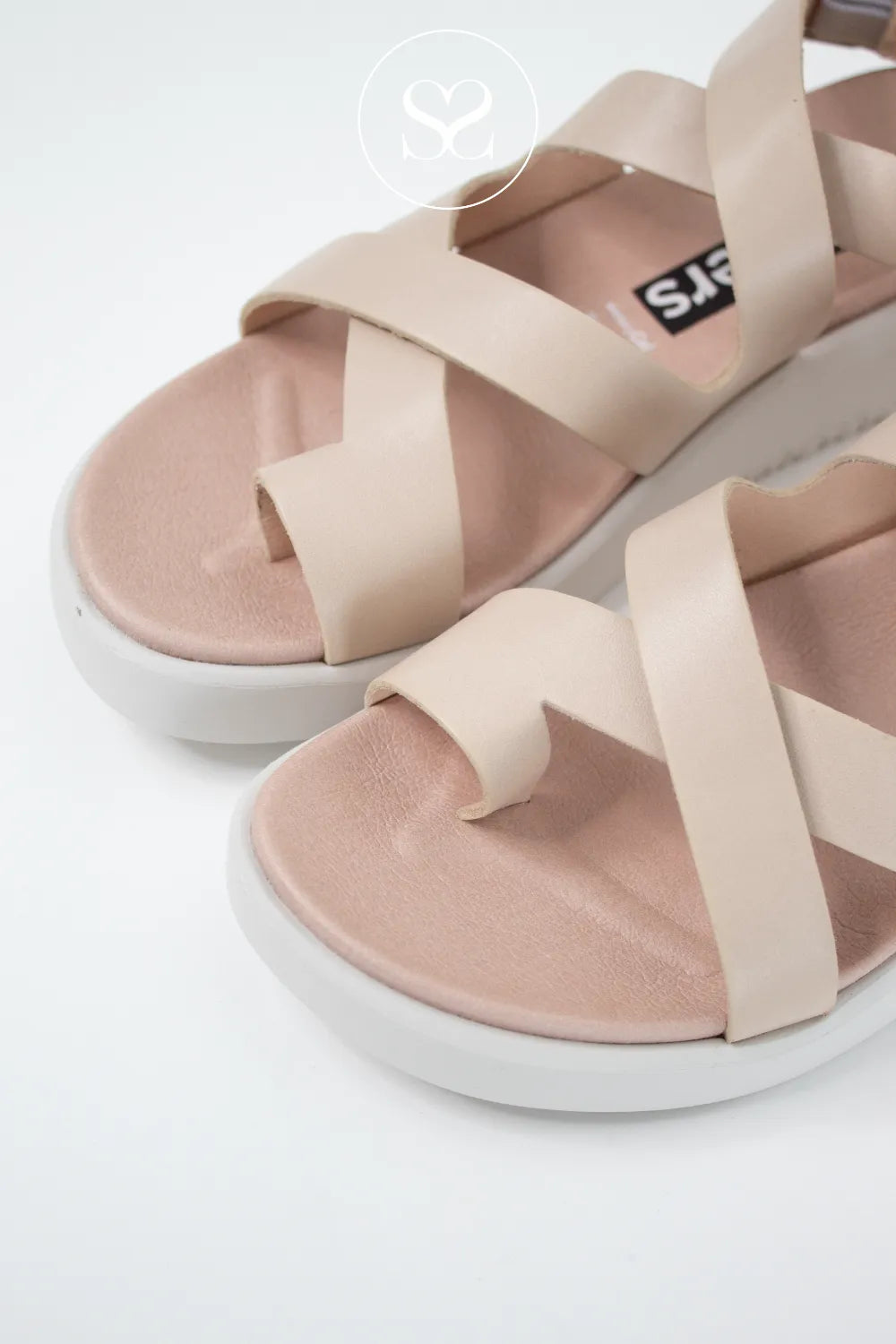 Nude leather sandals