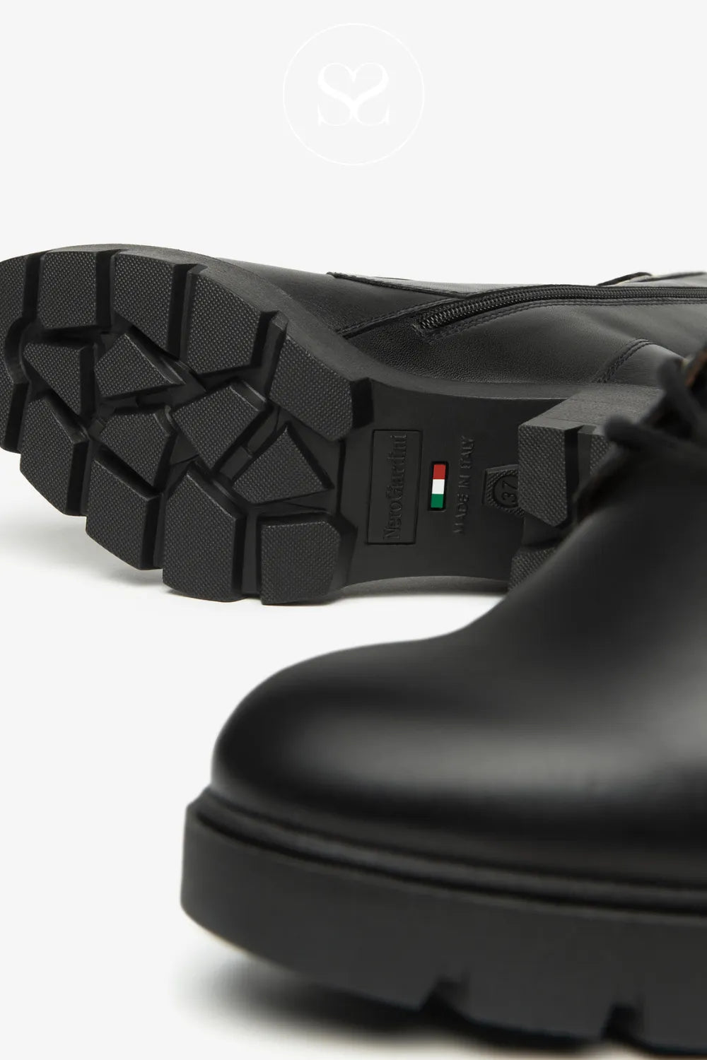 NERO GIARDINI BLACK LEATHER BLOCK HEEL BOOTS WITH SIDE ZIP