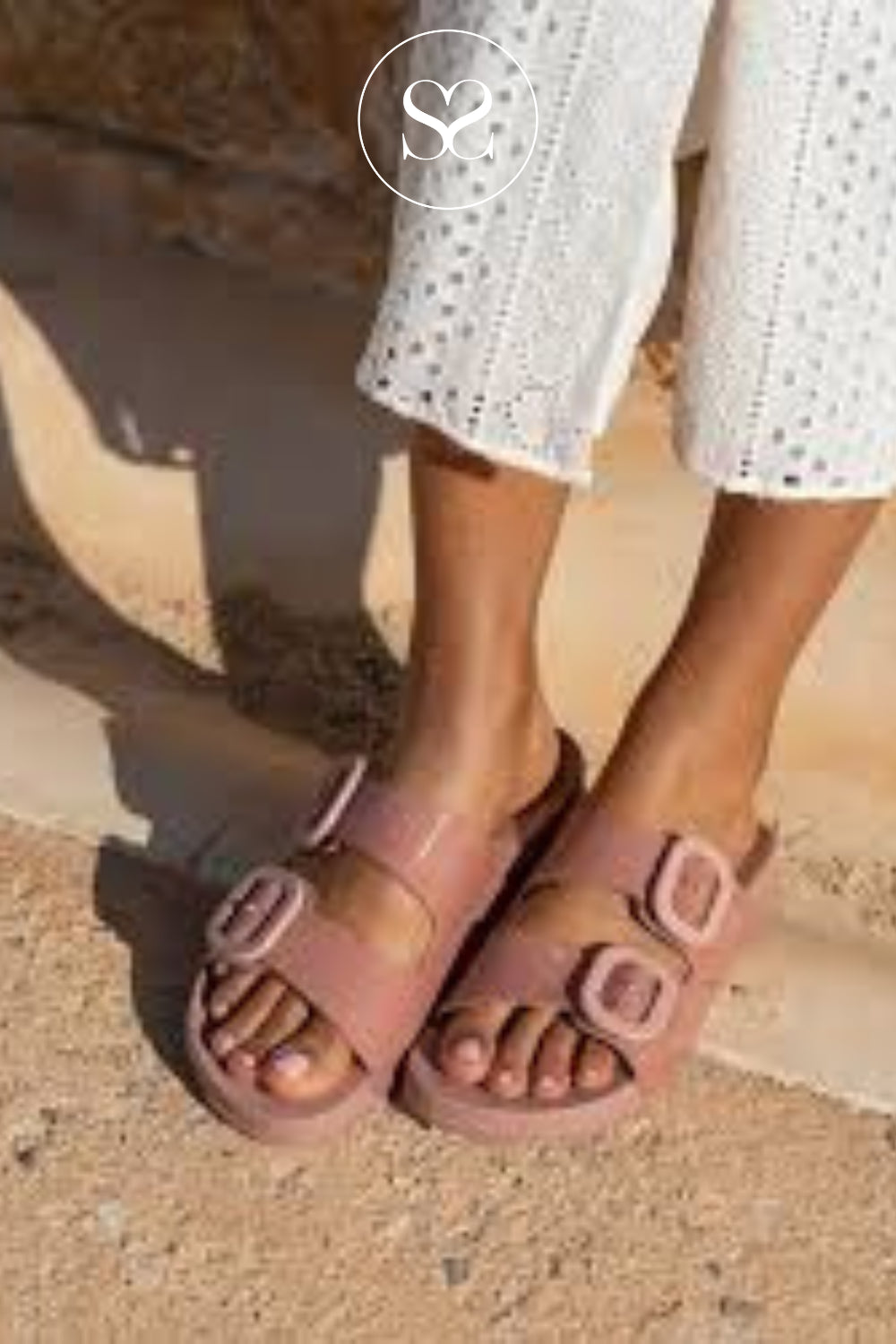 comfortable pink poolside sliders for women from Igor