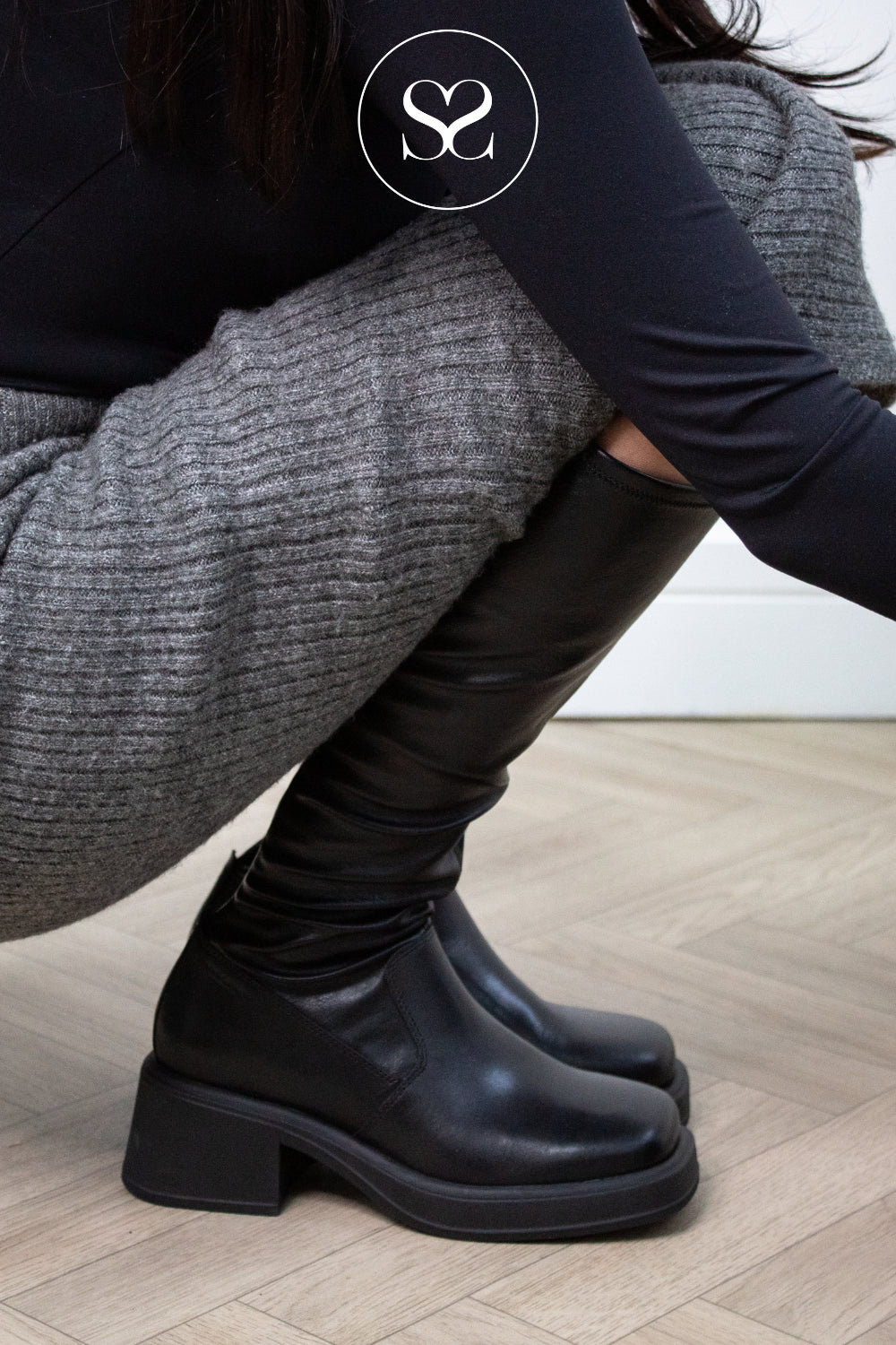 VAGABOND BLACK LEATHER TALL STRETCH BLOCK HEEL BOOTS DORAH 5642-402