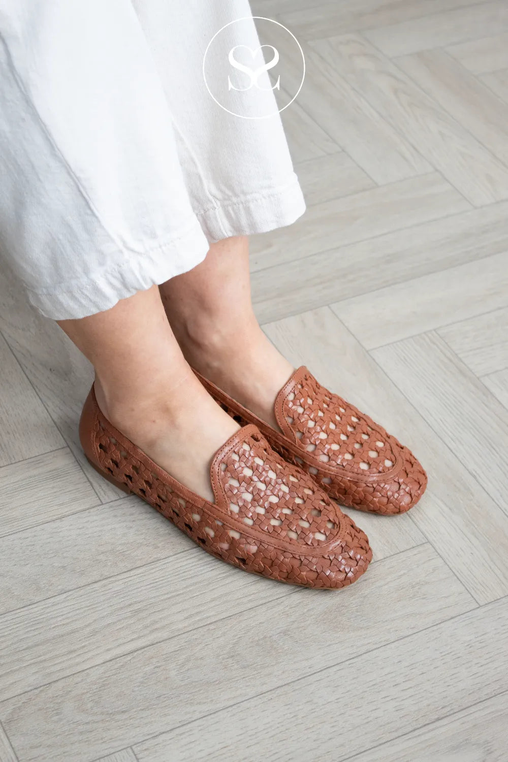 Unisa Tan Woven Loafers - Baix
