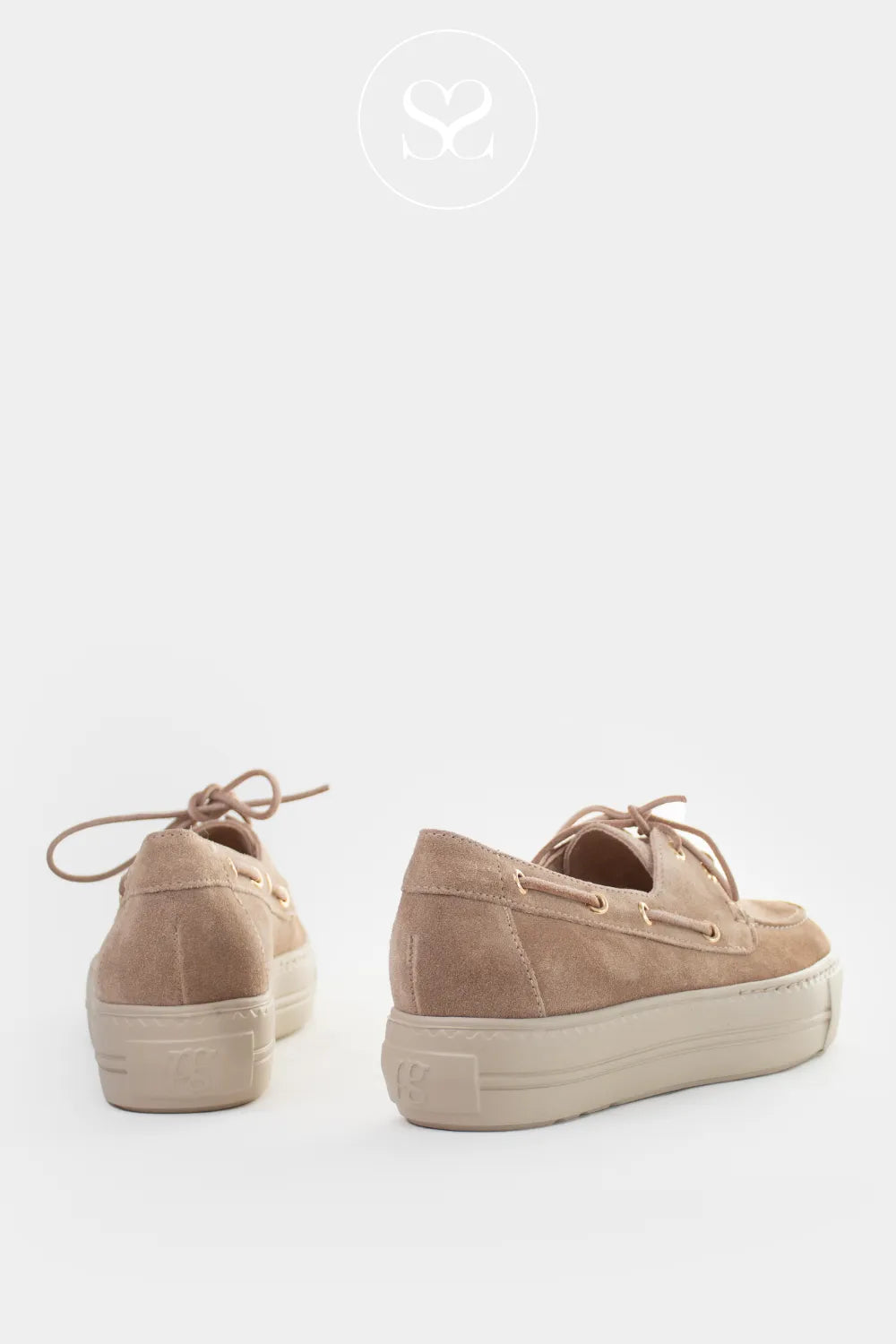 Paul Green beige suede boat shoes/moccasins 1197 360° boat lacing with gold eyelet and lettering details