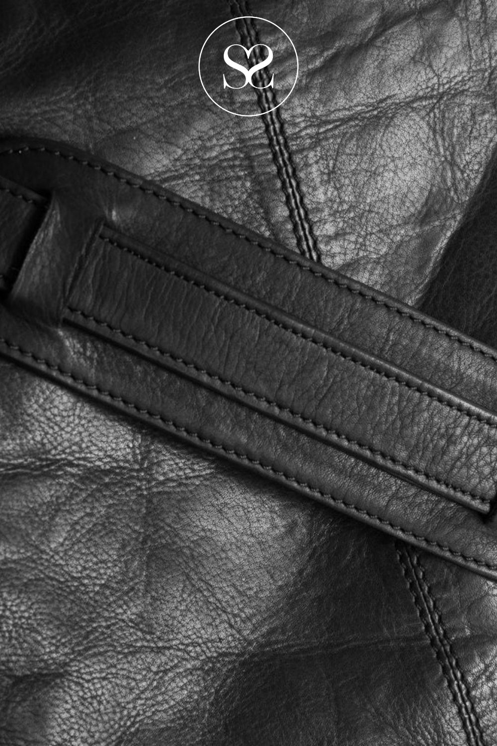 Depeche black laptop bag - close up of strap