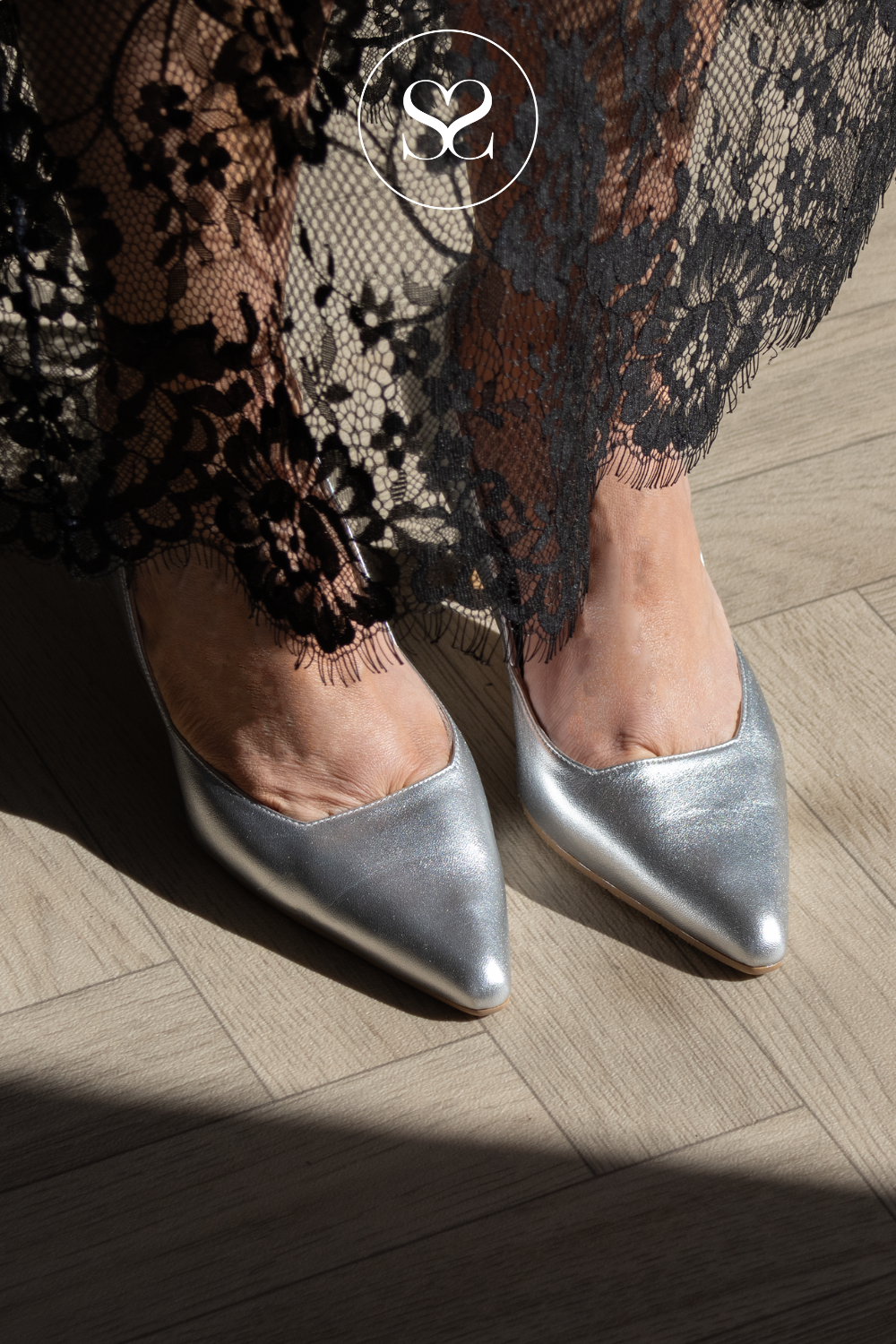 LODI GENIUS SILVER LEATHER FLARED HEEL COURT SHOES