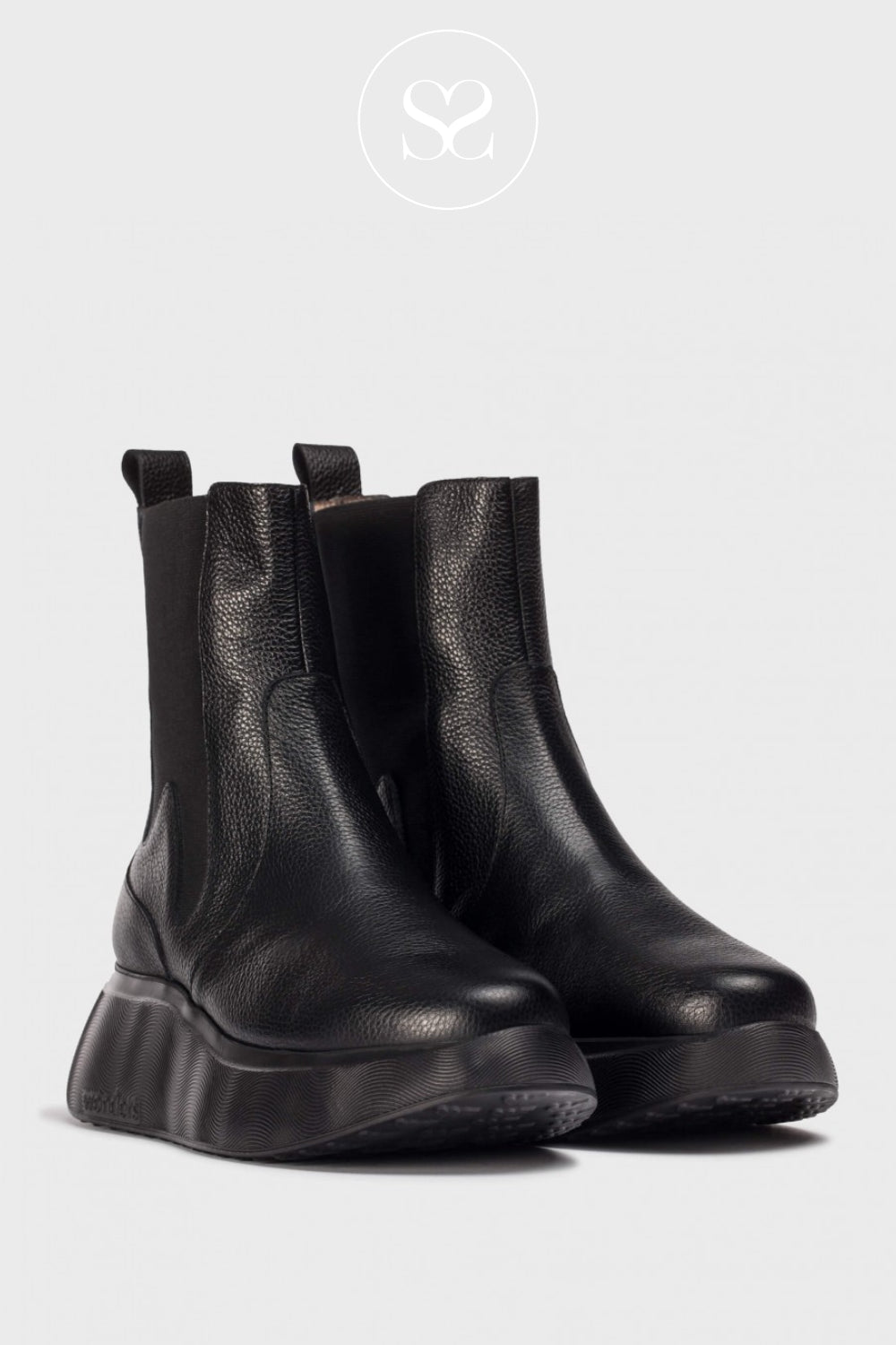 WONDERS BLACK WEDGE CHELSEA PULL ON ANKLE BOOTS A-3632