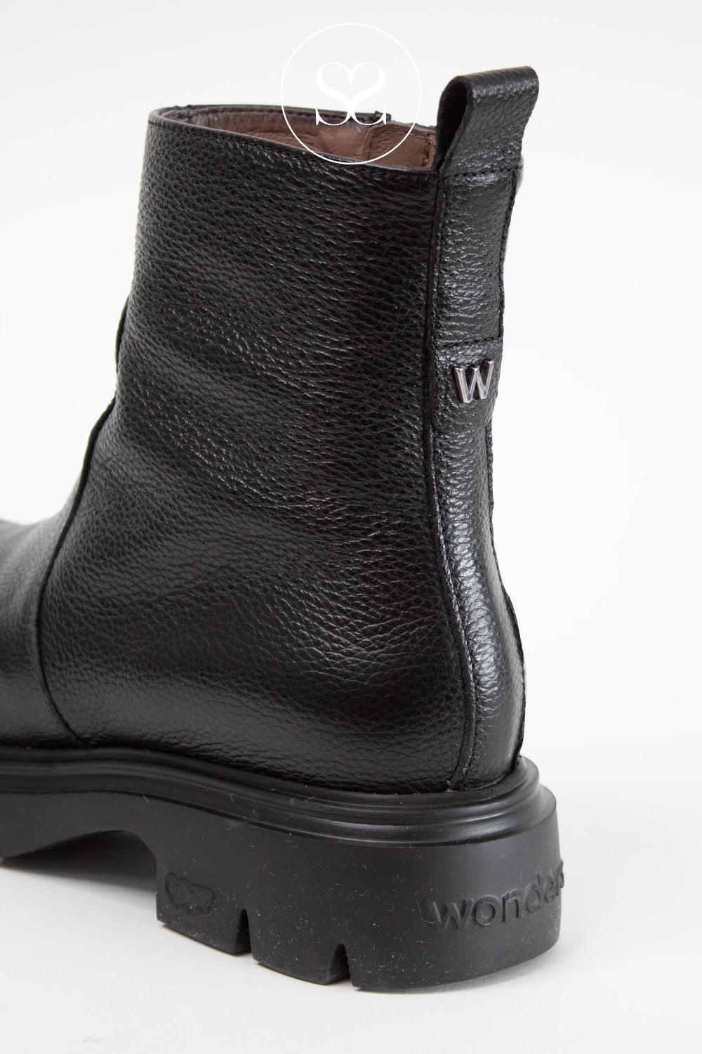WONDERS BLACK WEDGE ANKLE BOOTS A-4305