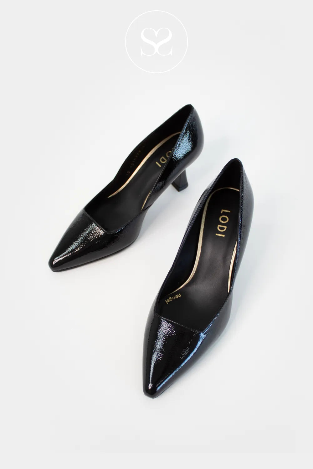 LODI BLACK PATENT FLARED HEEL POINTED TOE COURT SHOES GENIUS