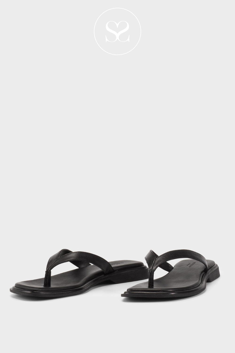 Vagabond Black Sandals With Refined Toe-thong Silhouette For Women