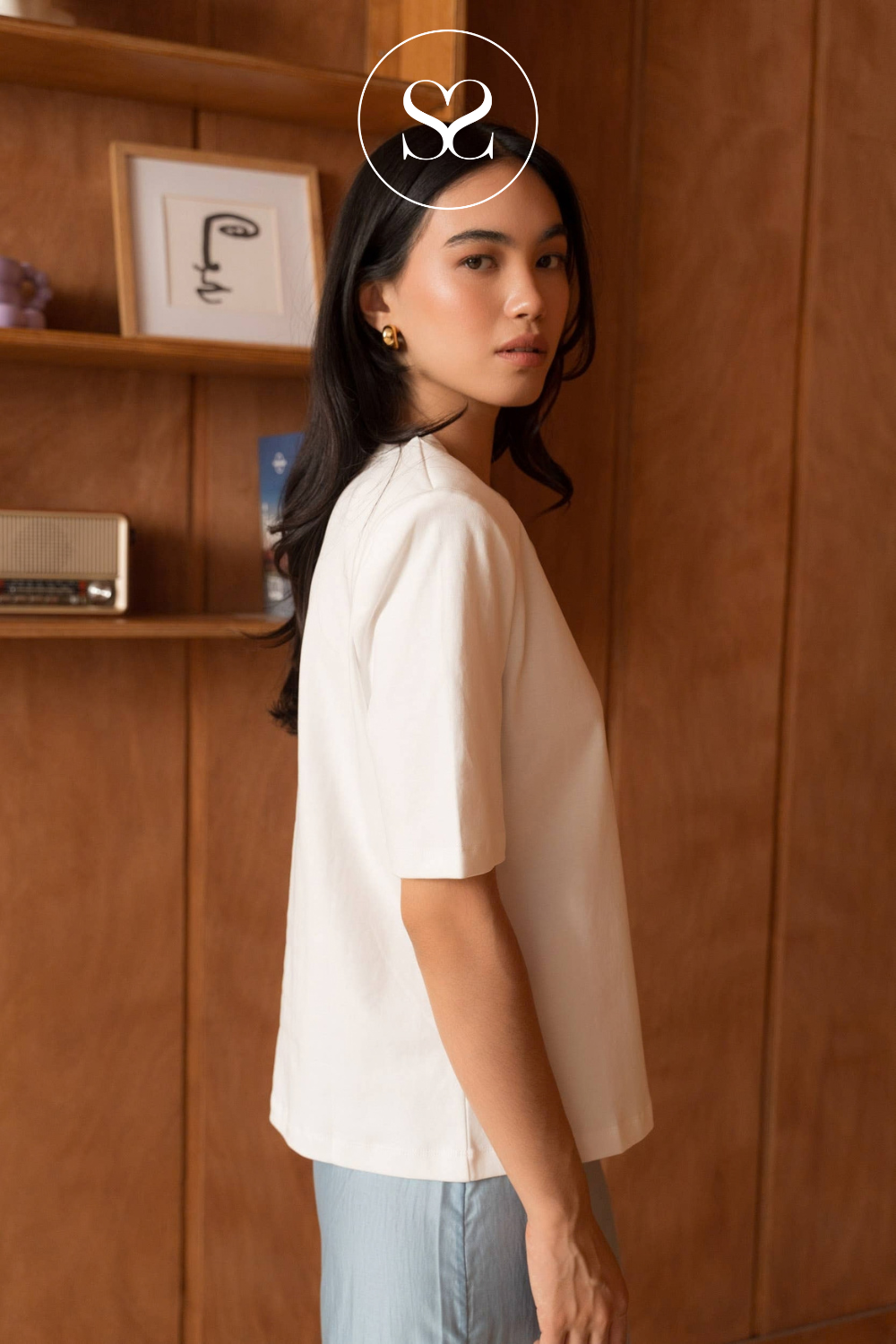White Boxy T-shirt with Shoulder Pads — JW062