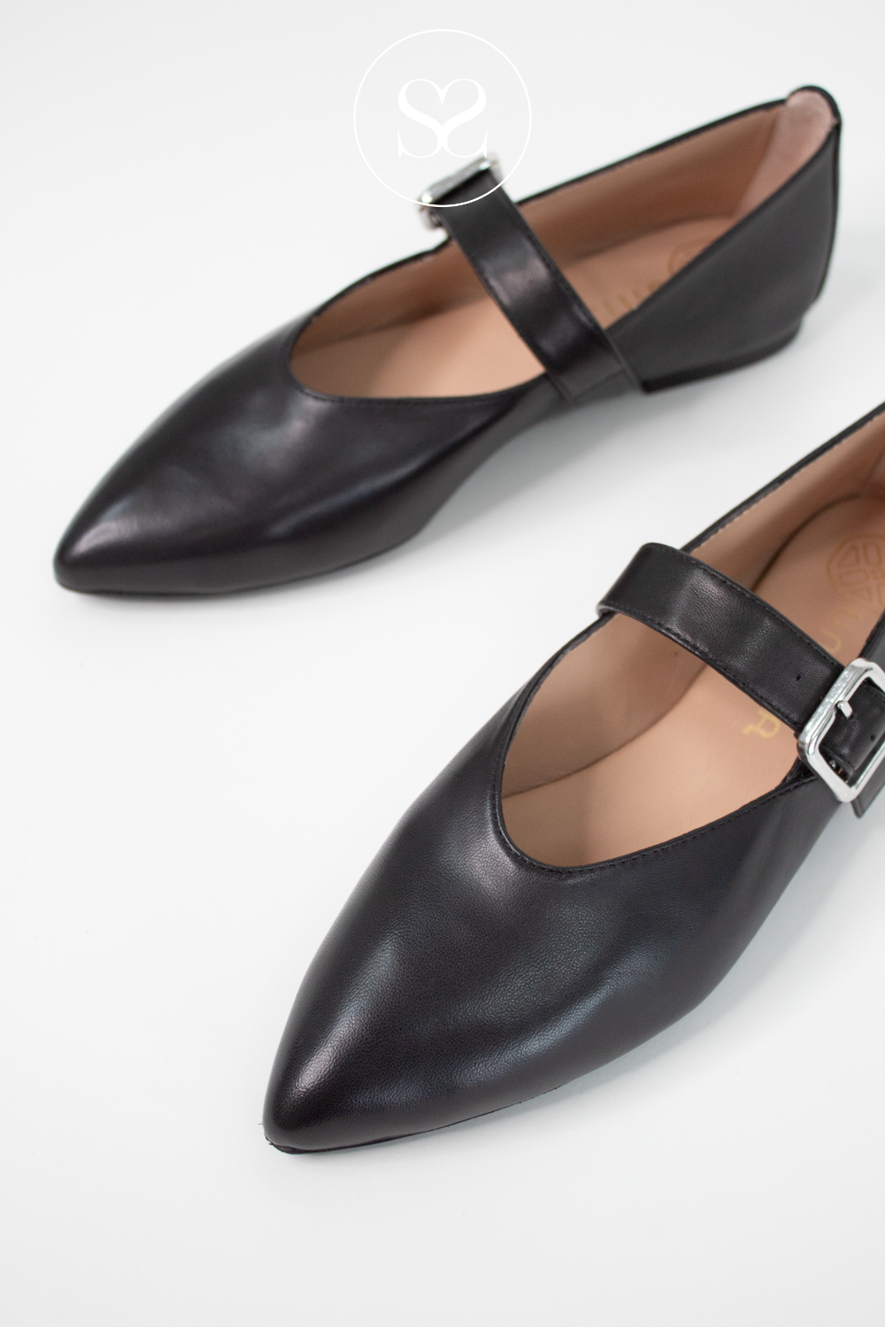 UNISA BLACK POINTED TOE FLAT MARY JANE PUMPS AZAILA