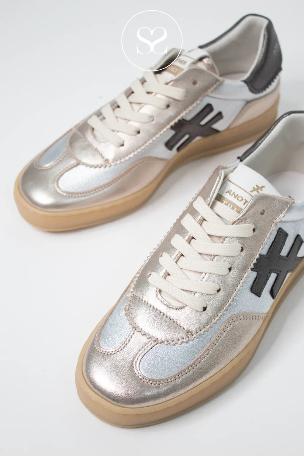 Another Trend Metallic Trainers - A032-61E5 for women with trendy metallic finish and gold toe cap detail