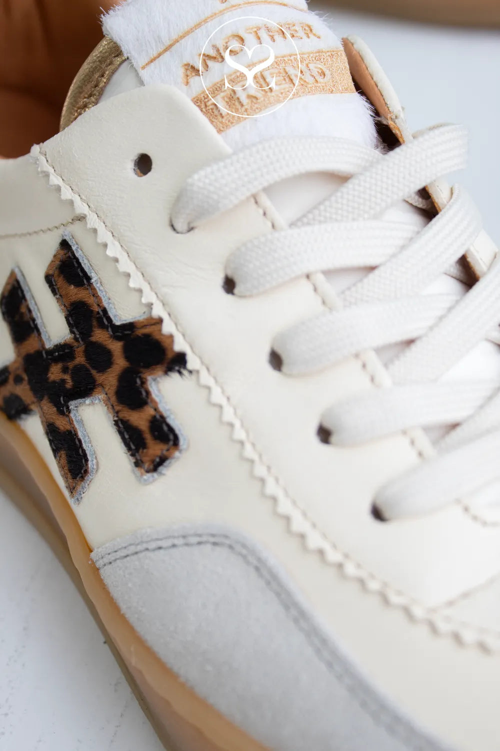 Another Trend Leopard Print Trainers - A032-C253 for women with leopard print accents and gum sole