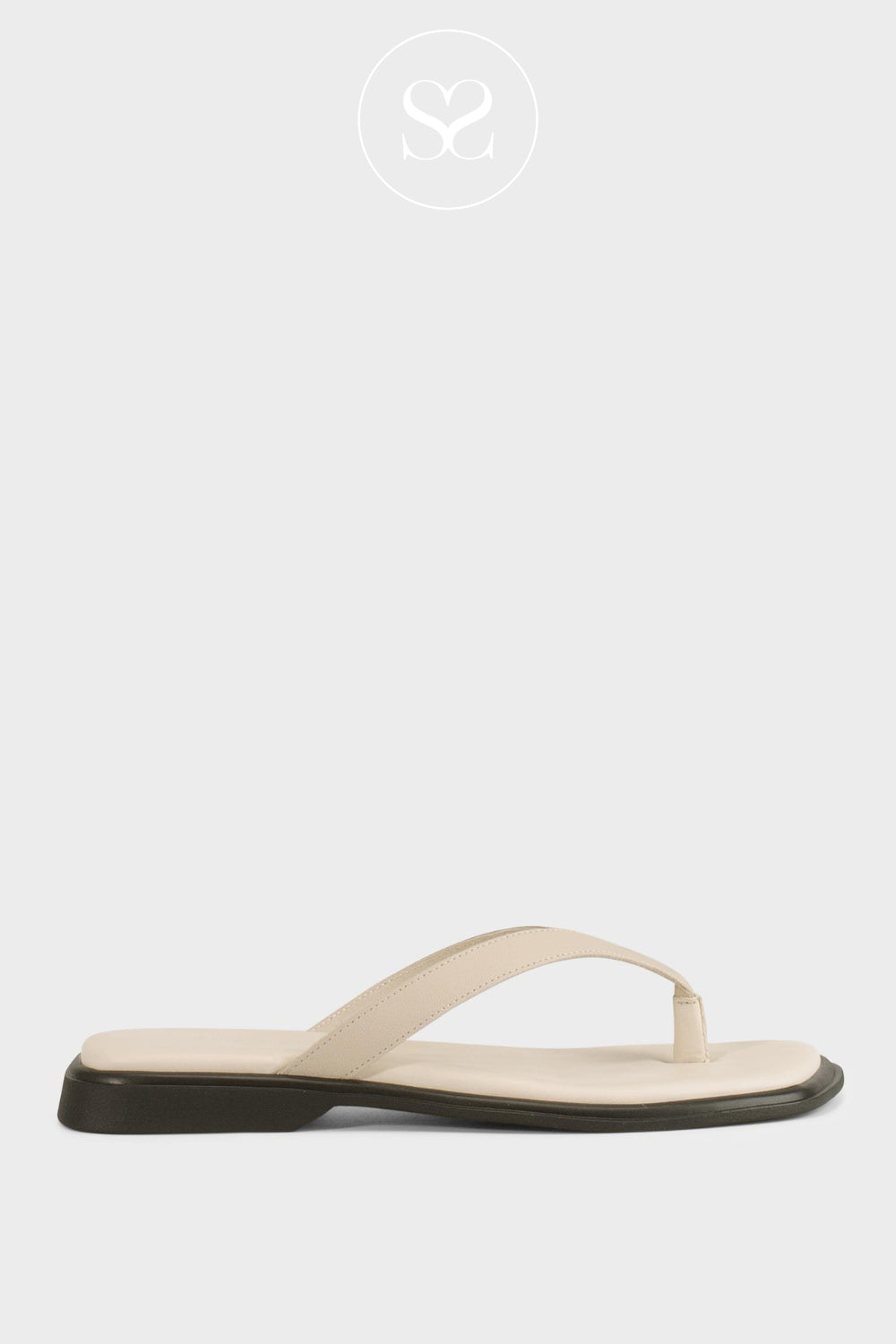 Vagabond Off-White Flat Sandals Izzy 5913-401