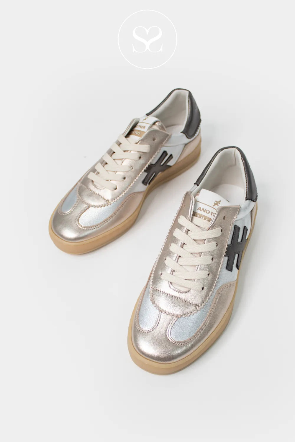 Another Trend Metallic Trainers - A032-61E5 for women with removable insole for a custom fit