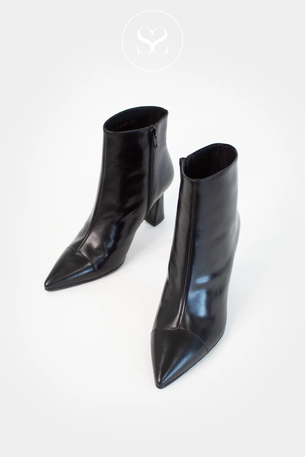 LODI BLACK FLARED HEEL POINTED TOE ANKLE BOOT RACON