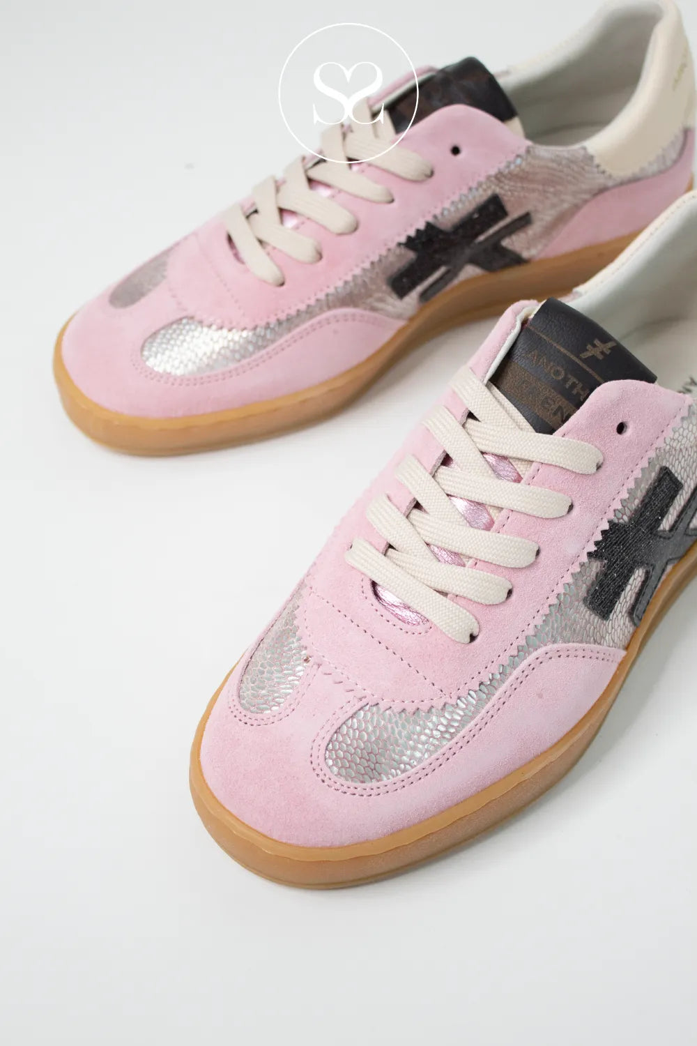 Another Trend Pink Trainers - A032-C166 Lightweight design ensures easy movement and flexibility