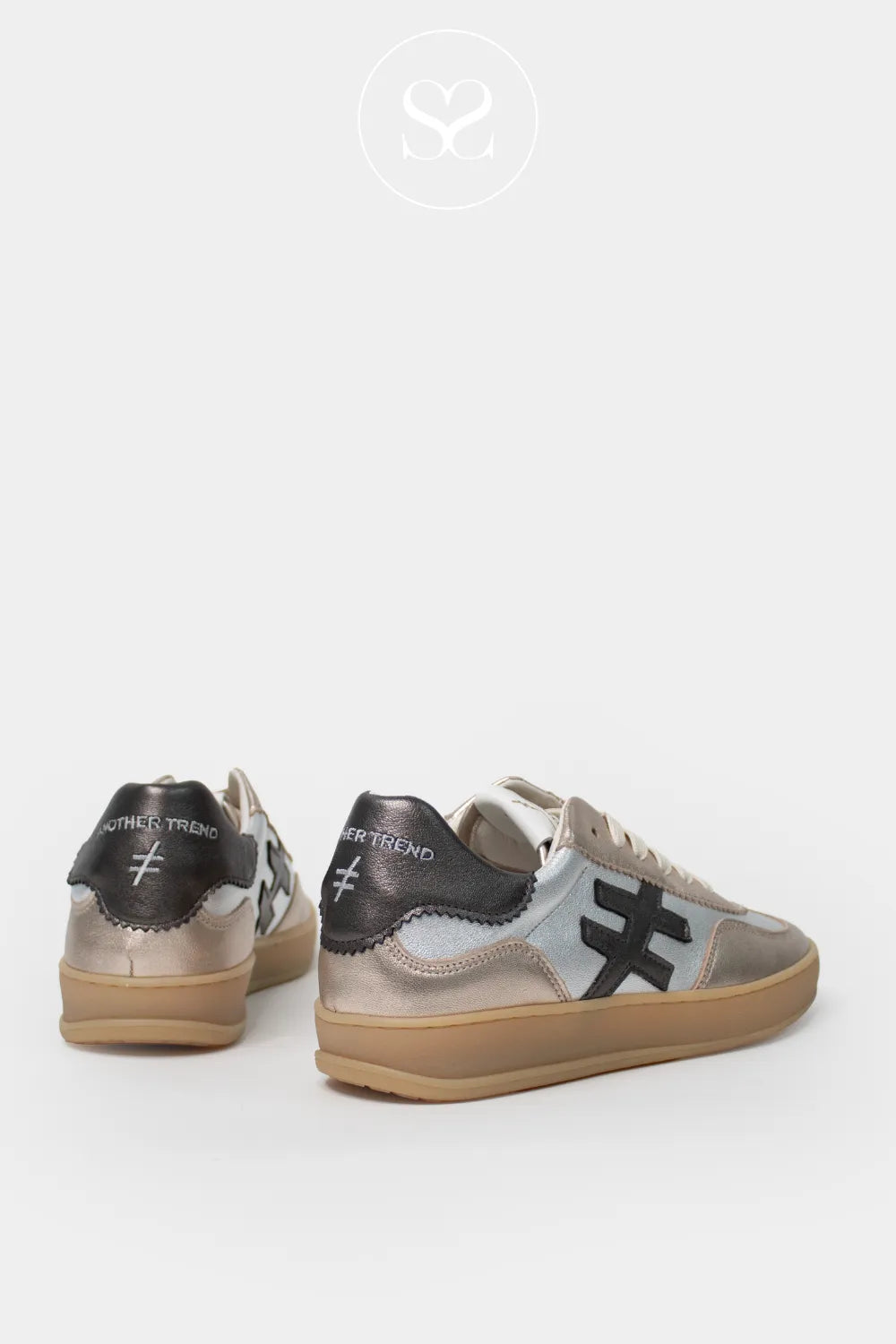 Another Trend Metallic Trainers - A032-61E5 for women with black heel detail and low profile gum sole