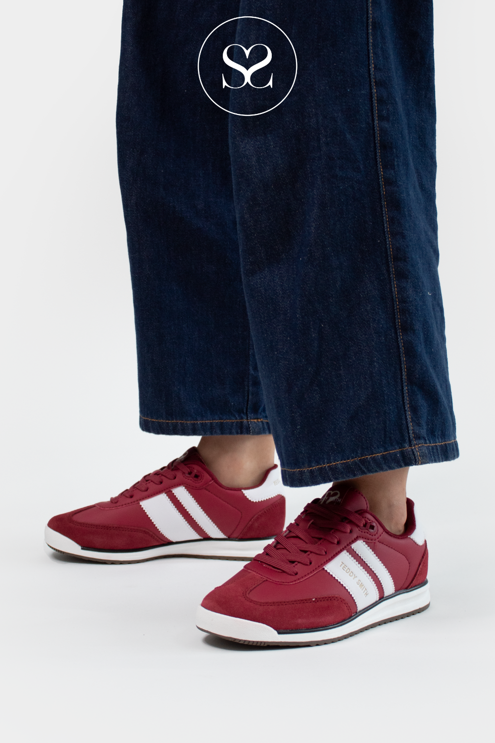 TEDDY SMITH 120320 BURGUNDY & WHITE RETRO SPORTY TRAINERS