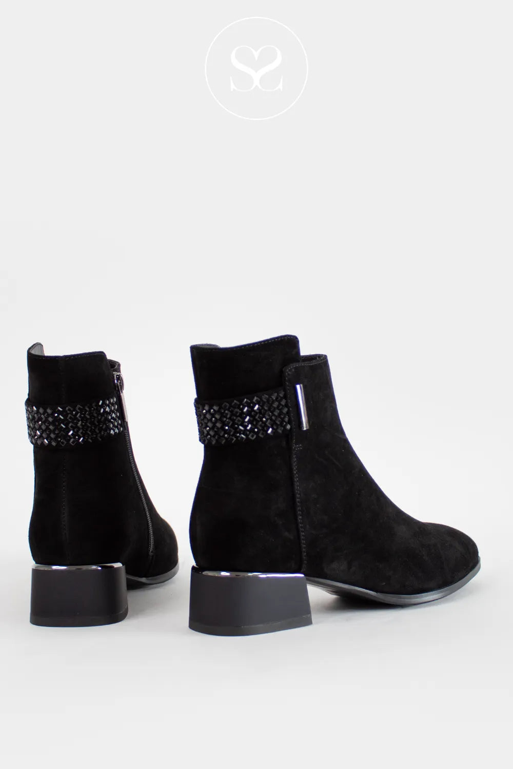 LORETTA VITALE BLACK SUEDE POINTED TOE BLOCK HEEL ANKLE BOOTS C9673 FOR WOMEN WITH METAL DESIGN DETAIL