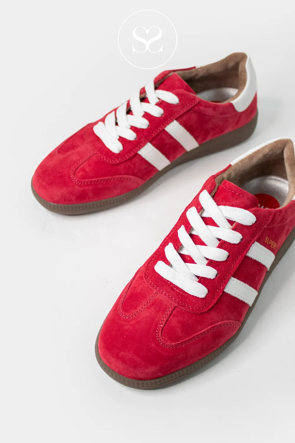 Drilleys Red And White Trainers - Sixty Four with gum sole that provides durable grip and a subtle retro appeal, ensuring practicality without compromising on design.